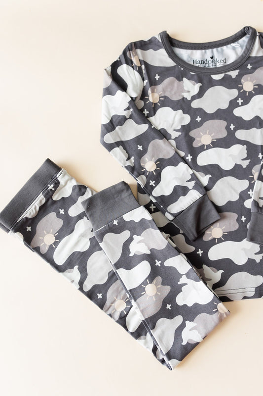 Creed Camo Two-Piece Set – Ultra-Soft Bamboo Kids Outfit with Trendy Camo Print"