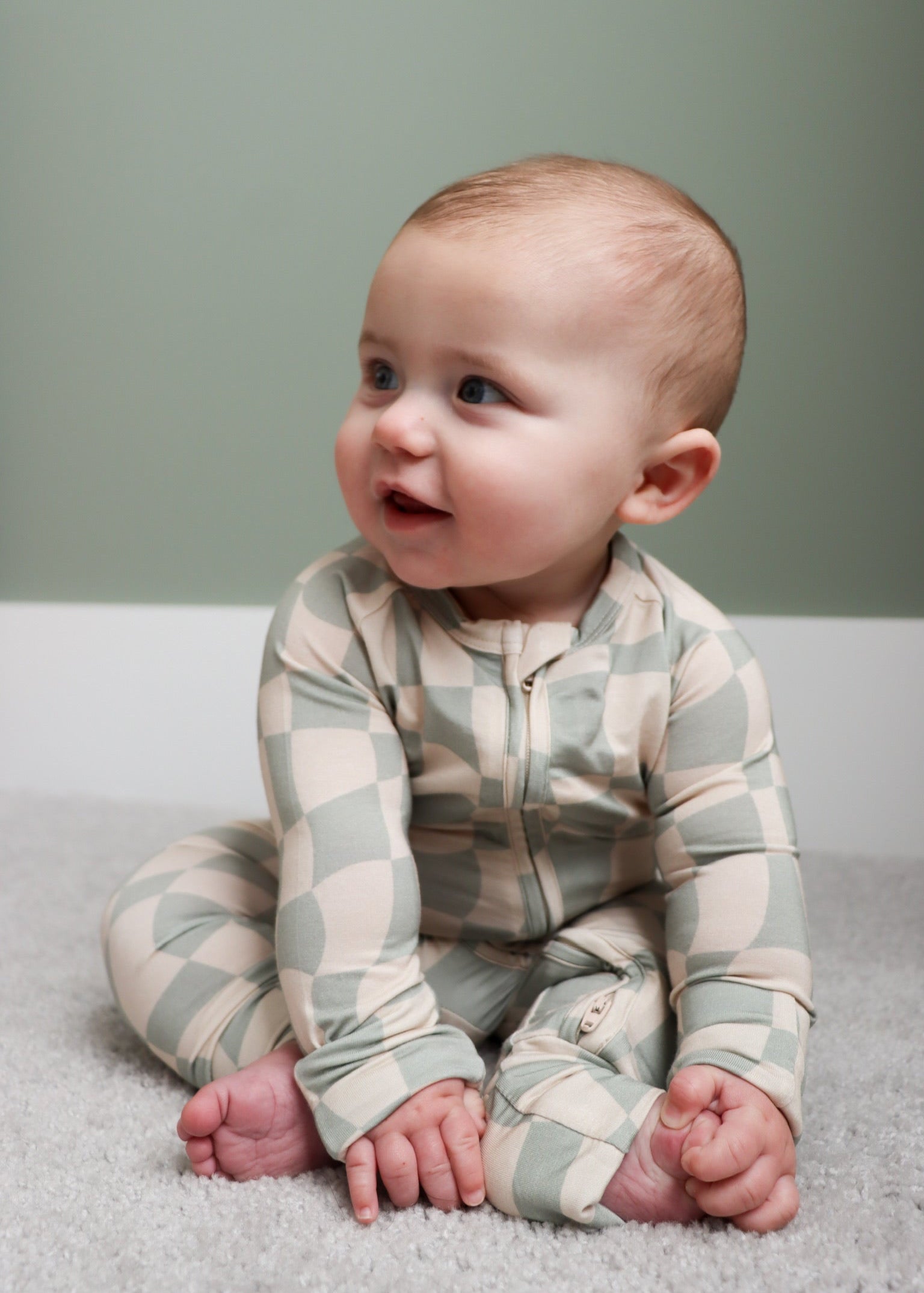 Ivy Wavy Checkers Romper – Soft Bamboo Baby Outfit with Wavy Checker Pattern