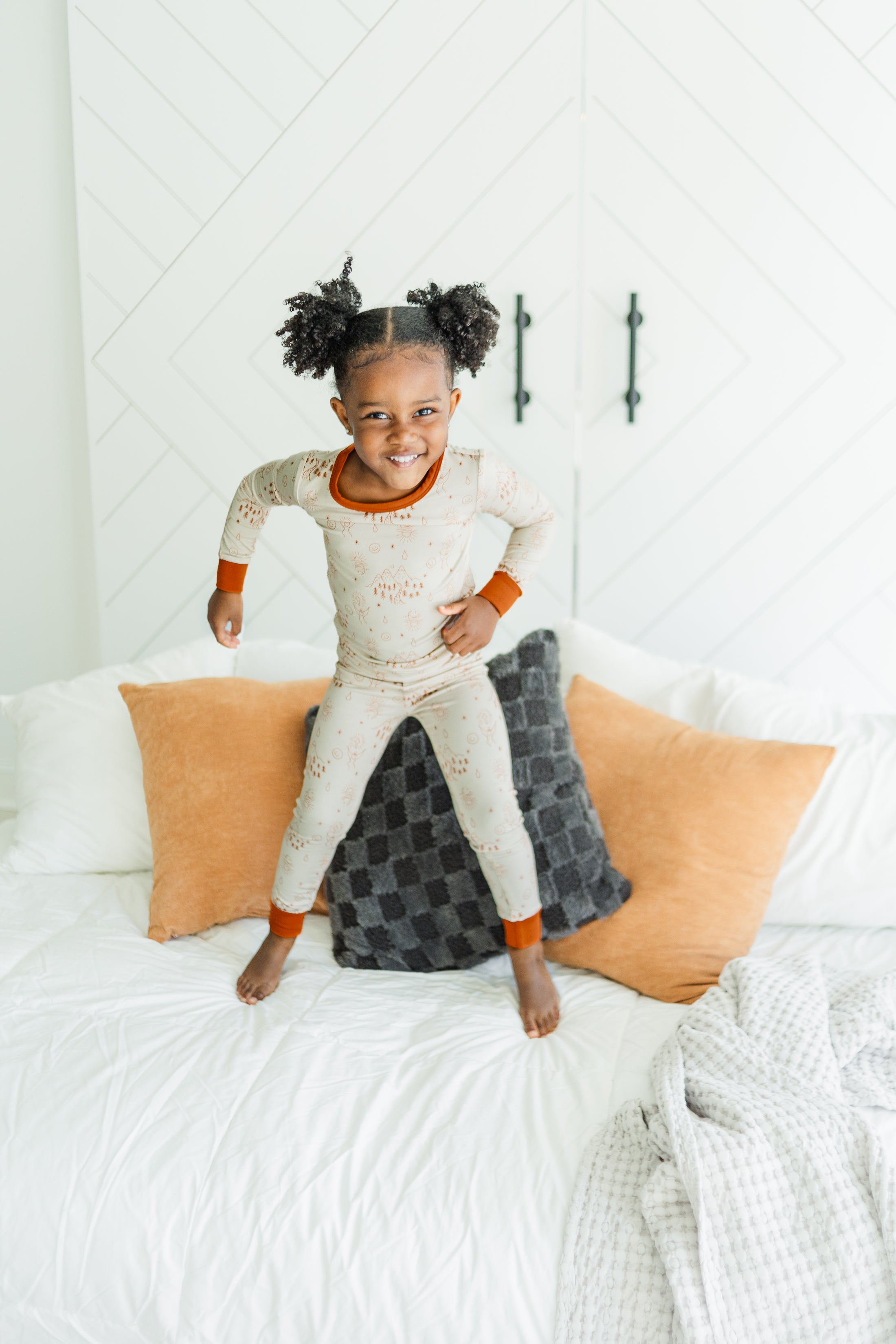 Praise Two-Piece Set – Soft & Stylish Bamboo Kids Outfit with Long Sleeve Top and Matching Pants